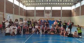 Los equipos del CB Algazara vencen sus encuentros y celebran el Día de la Madre