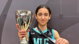 ¡Nuestra jugadora Silvia Espejo consigue el Oro con la selección malagueña minibasket en el #A8 femenino!
